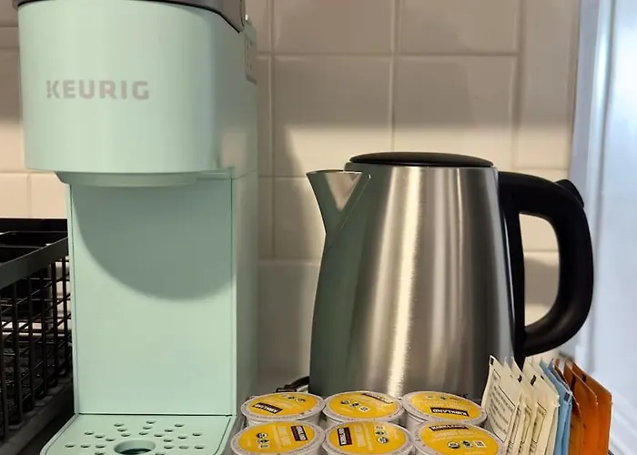 Spacious 4 Queen Beds Free Parking Chicago